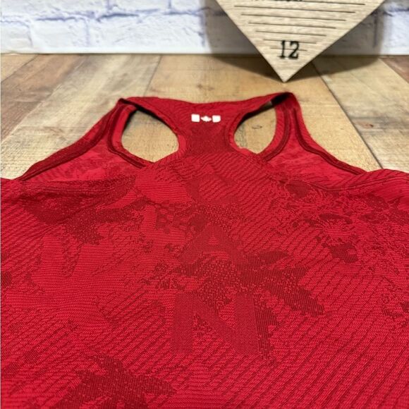 lululemon Women's Team Canada Swiftly Tech Racerback 2.0 Waist Length COC logo - Picture 8 of 11